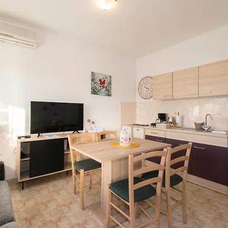 Apartment Fuma *